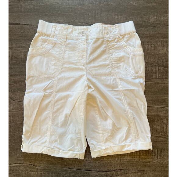 Chico's Pants - Chico's Women's Ripstop Utility 15.5IN Shorts, White, Size 1.5 (10, M) NWT